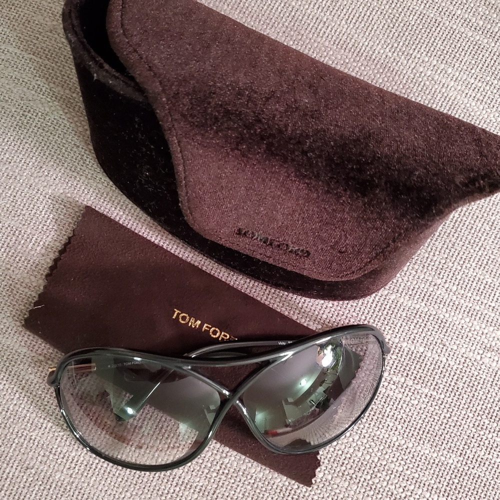 Tom Ford Vicky TF184 Black Butterfly Sunglasses